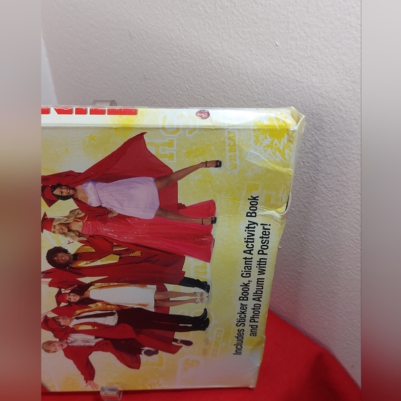 High School Musical 3 Sr. Yr Fun Pack Sticker, Activity & Photo Books, Poster - Picture 8 of 9